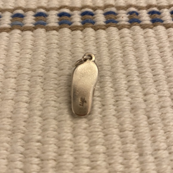 James Avery Retired Flip Flop Charm 925 stamped - Picture 4 of 6